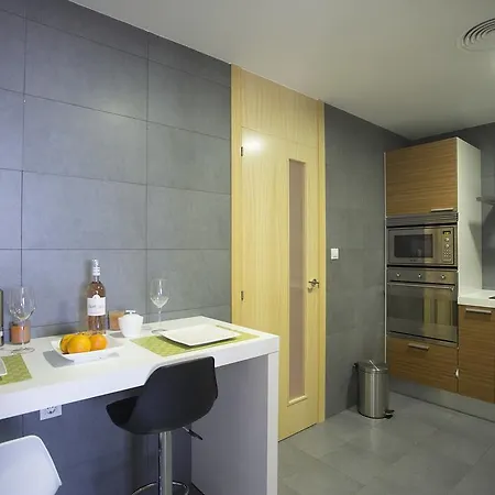 Marina Vista Apartment *